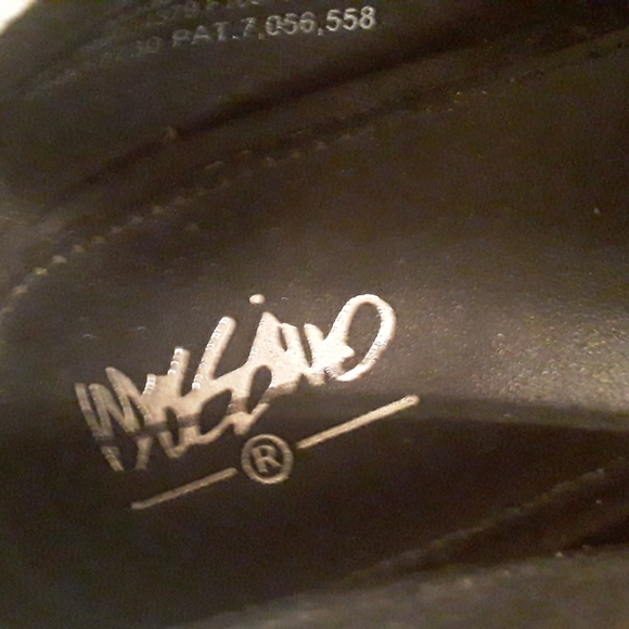 Heels - Picture 3 of 4